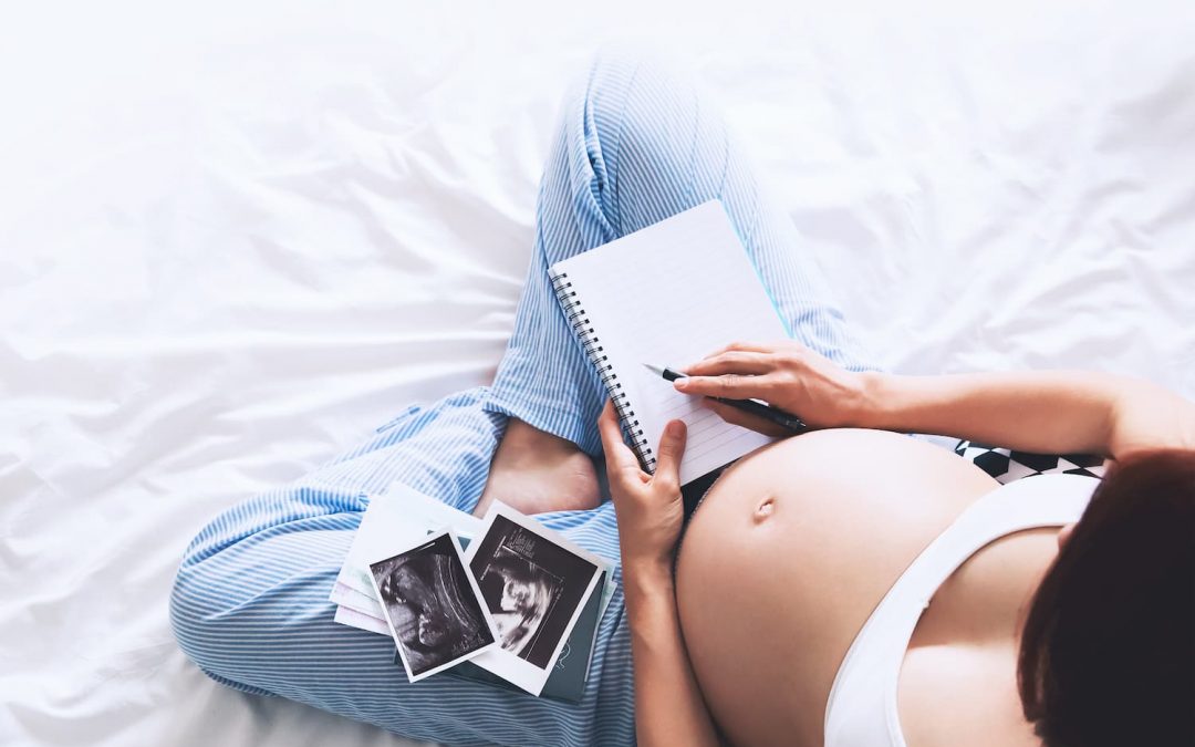 Le journal de grossesse : souvenirs indélébiles pour des moments uniques